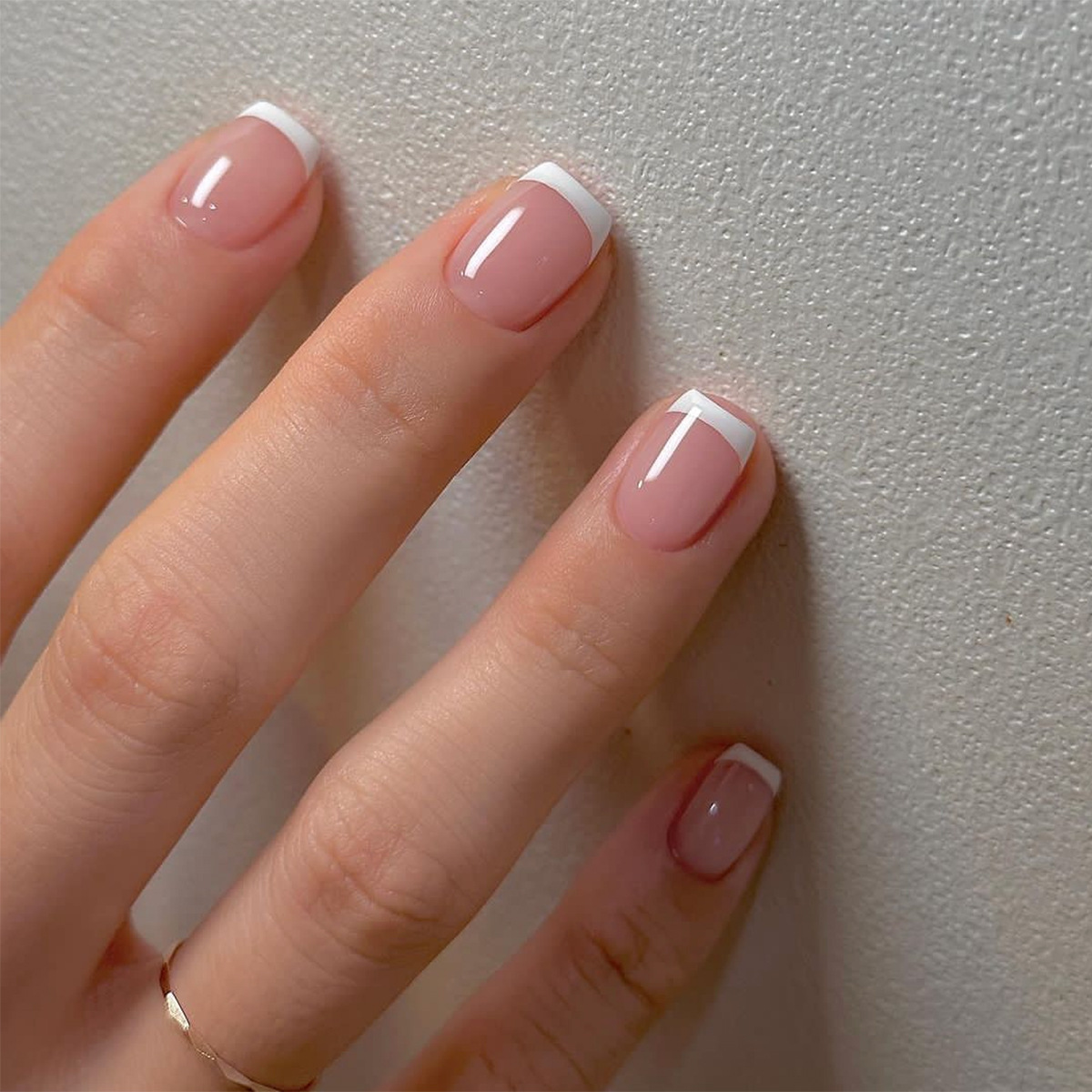 Nail Art French - 24 قطعة/مجموعة أظافر صناعية قصيرة للنساء