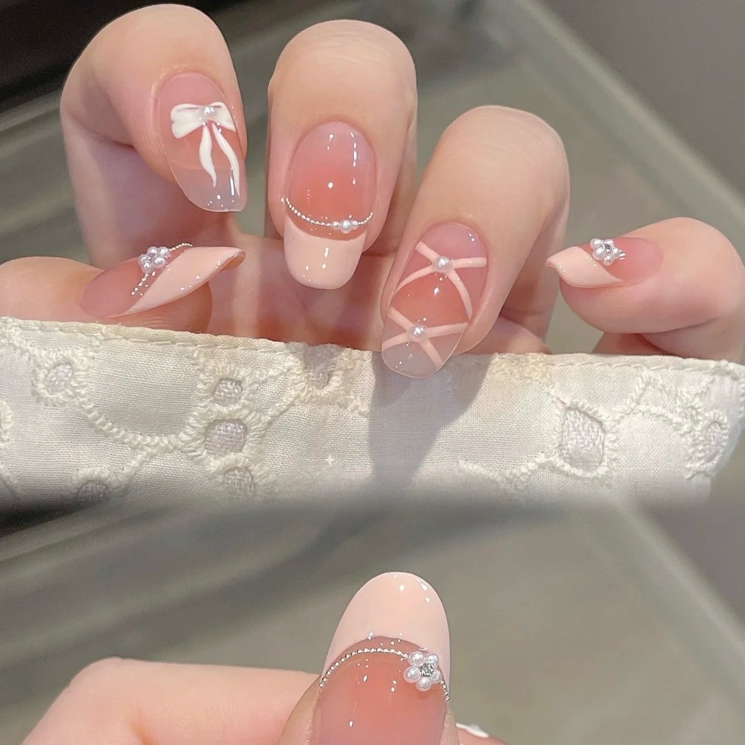 10 قطعة الأبيض الفرنسي الوردي  - مراجعة Nail Art French وسعره
