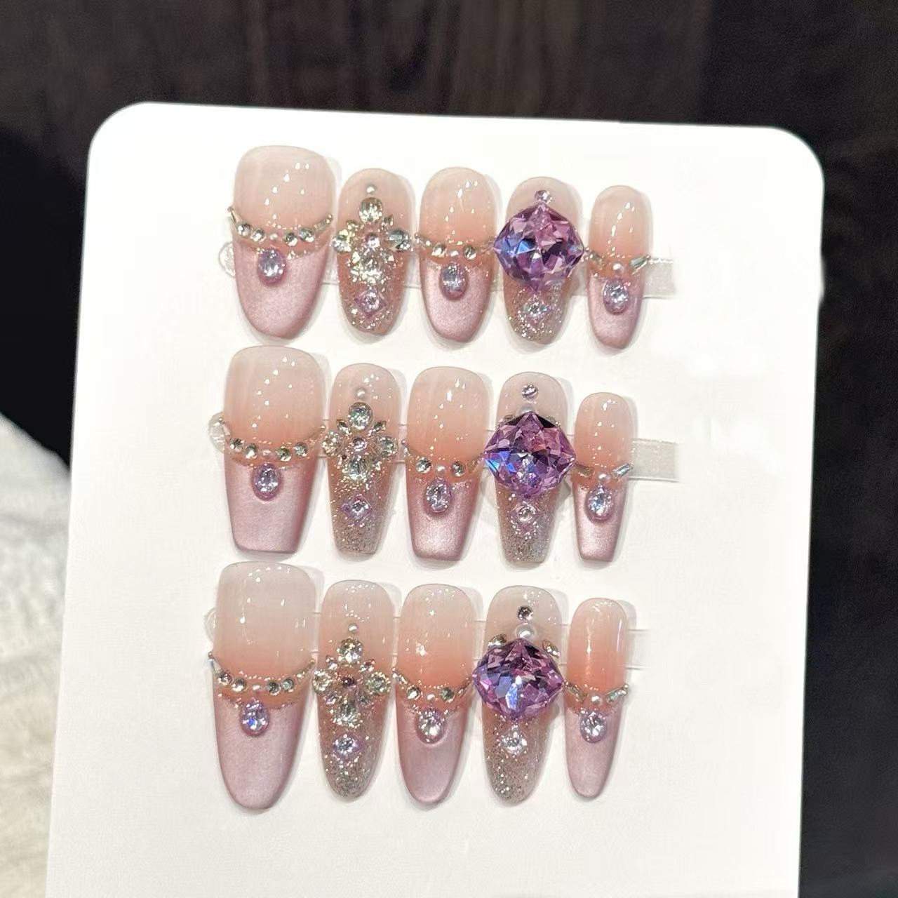 10 قطع من الأظافر الاصطناعية ا - مراجعة Nail Art Oval وسعره