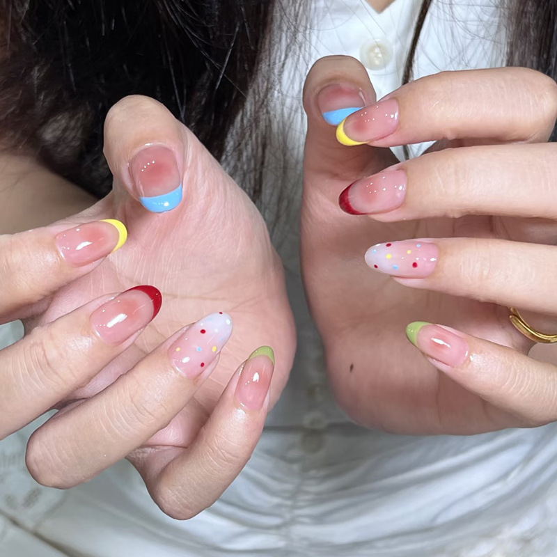 24 قطعة من الأظافر الاصطناعية  - مراجعة Nail Art French وسعره