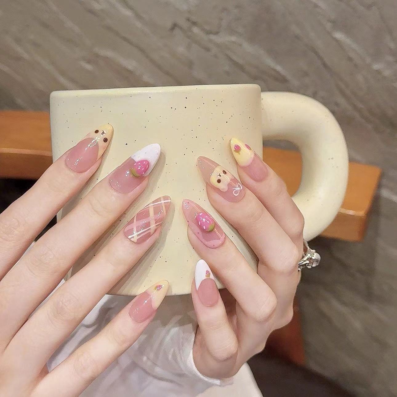 10 قطع من الأظافر الاصطناعية ا - مراجعة Nail Art Oval وسعره