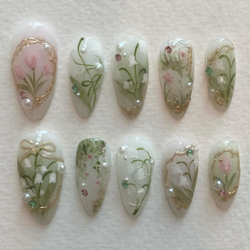 24 قطعة من الأظافر الاصطناعية  - مراجعة Nail Art Oval وسعره