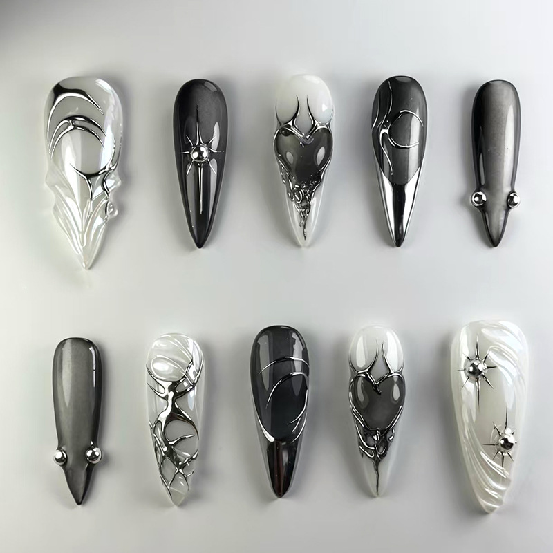 24 قطعة من الأظافر الاصطناعية  - مراجعة Nail Art Oval وسعره