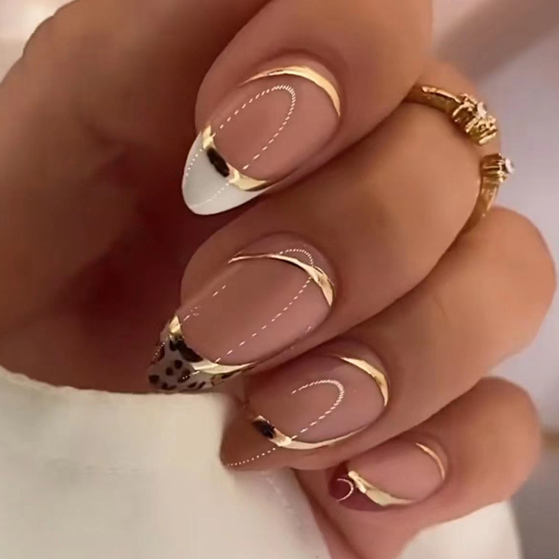 أظافر صناعية متوسطة الحجم للنس - مراجعة Nail Art Overlay وسعره